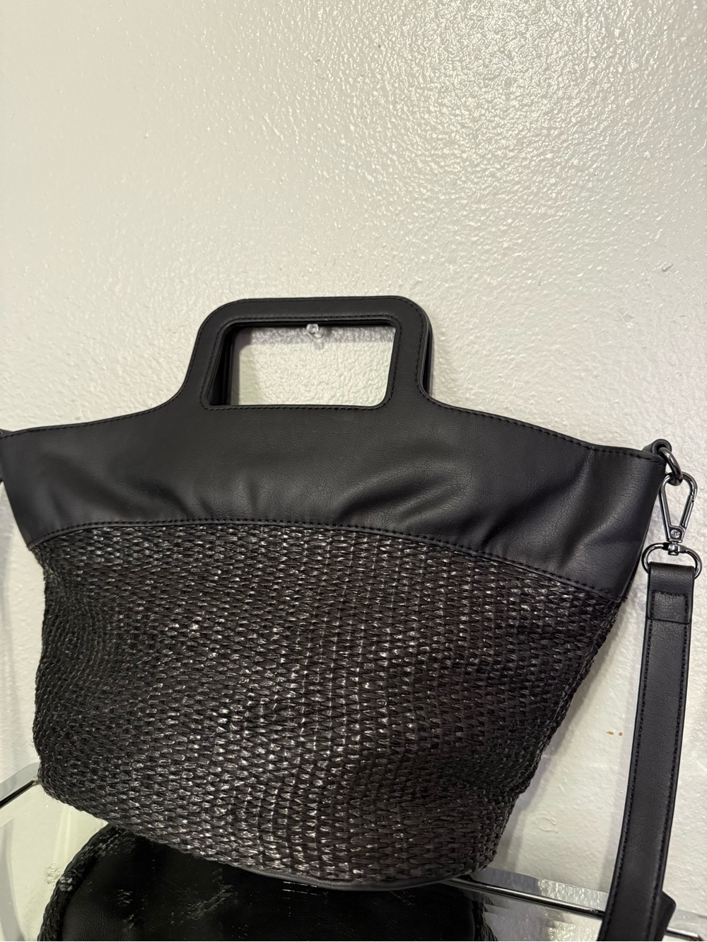 Simply Vera Vera Wang Black Woven Satchel Crossbody Bag - Picture 5 of 5